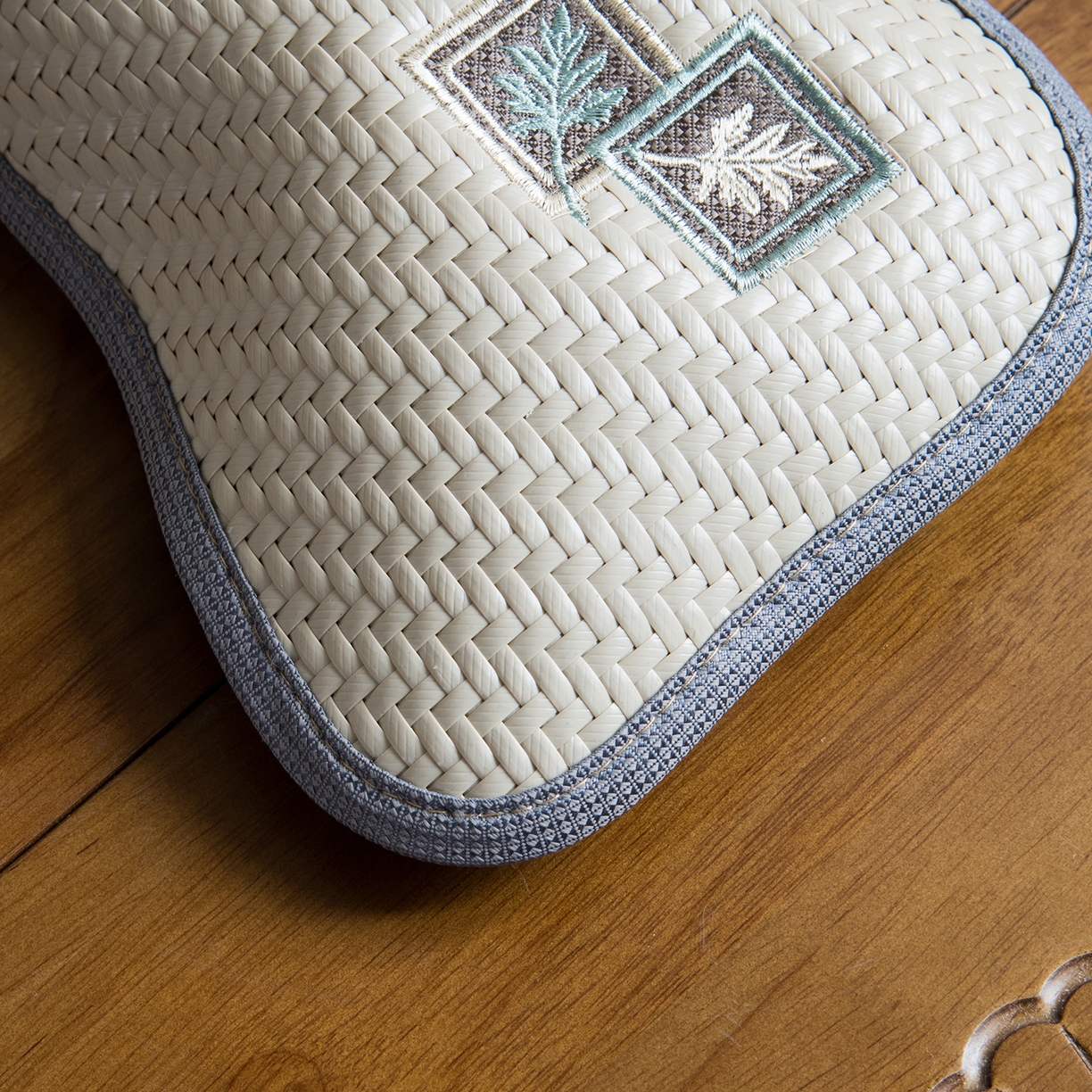 91家纺网 家纺一手货源 找家纺 莉迪娅 2026新款pe高分子凉感荞麦枕枕头枕芯 pe枫叶颈椎枕黄