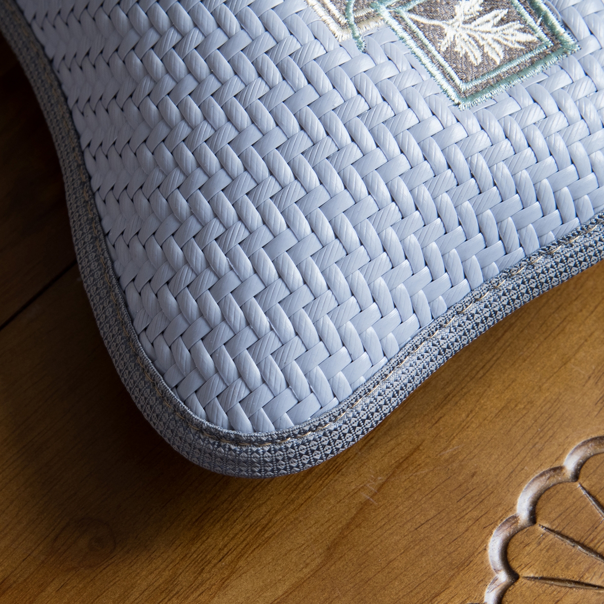 91家纺网 家纺一手货源 找家纺 莉迪娅 2026新款pe高分子凉感荞麦枕枕头枕芯 pe枫叶颈椎枕蓝