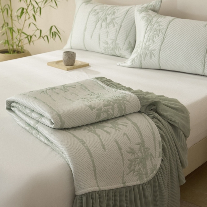 91家纺网 家纺一手货源 找家纺 金绣美居 2026春夏新款PE高分子复合凉感席双面提床裙款凉席三件套-竹影 竹影-绿色