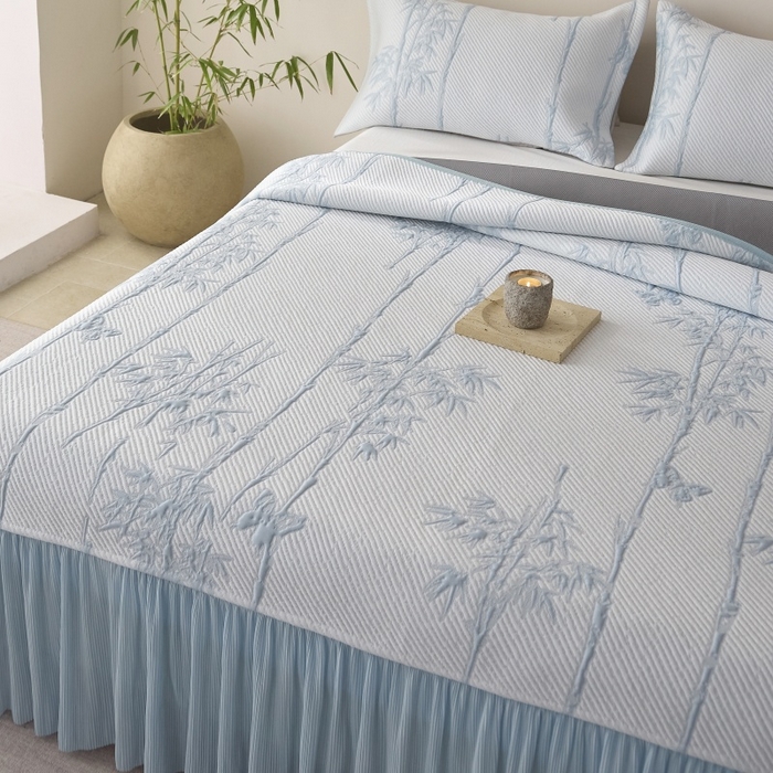 91家纺网 家纺一手货源 找家纺 金绣美居 2026春夏新款PE高分子复合凉感席双面提床裙款凉席三件套-竹影 竹影-蓝色