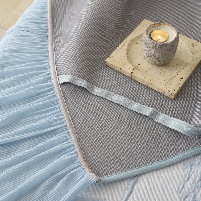 91家纺网 家纺一手货源 找家纺 金绣美居 2026春夏新款PE高分子复合凉感席双面提床裙款凉席三件套-竹影 竹影-蓝色