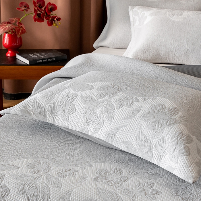 91家纺网 家纺一手货源 找家纺 金绣美居 2026新款PE高分子复合凉感席双面提床裙款凉席三件套-忆江南 忆江南-灰色