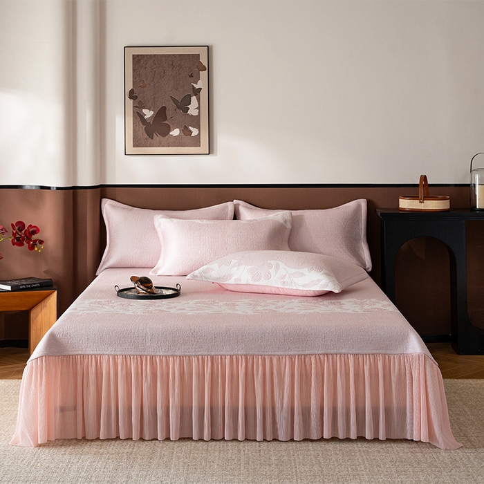 91家纺网 家纺一手货源 找家纺 金绣美居 2026新款PE高分子复合凉感席双面提床裙款凉席三件套-忆江南 忆江南-粉色