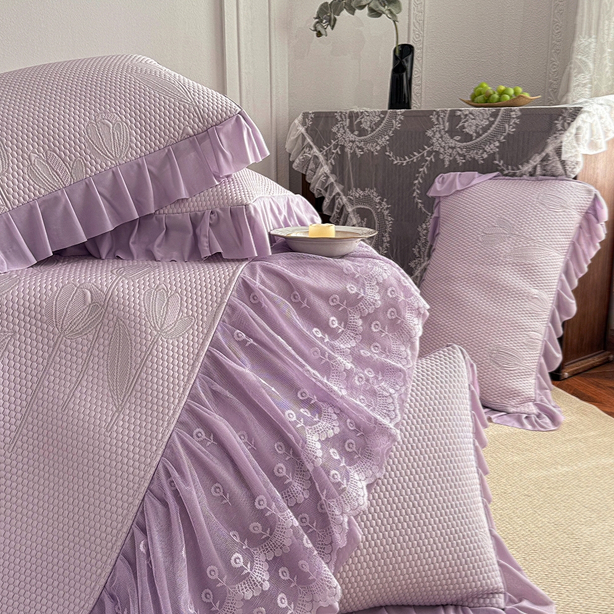 91家纺网 家纺一手货源 找家纺 金绣美居 2026新款PE高分子凉感席聚乙烯冰感床裙款凉席三件套-七里香 七里香-紫色