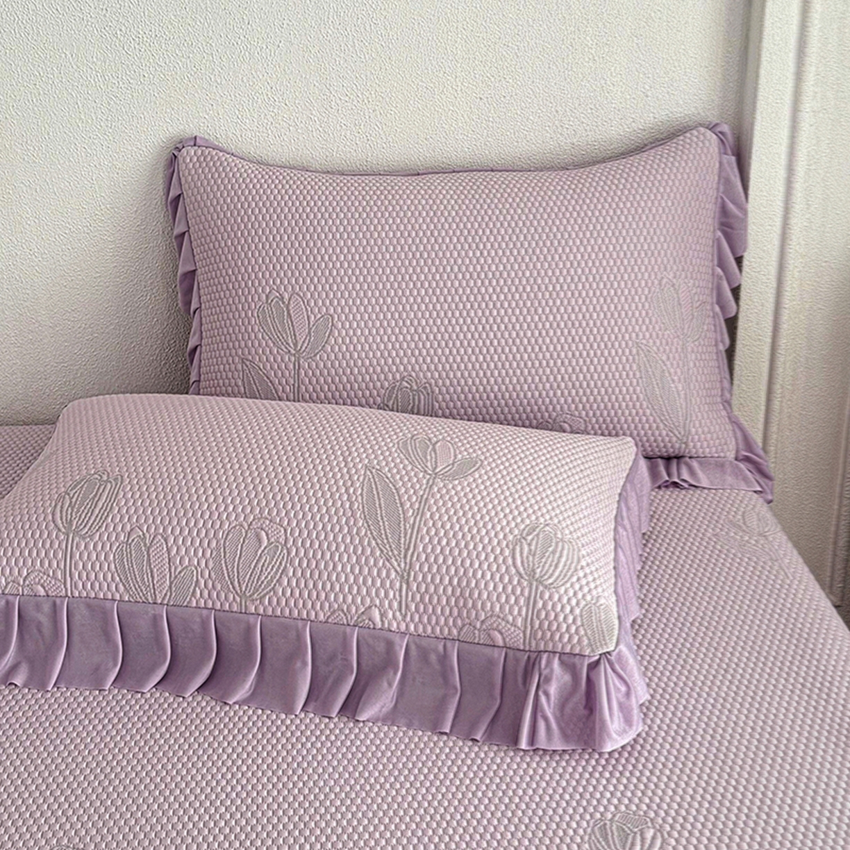 91家纺网 家纺一手货源 找家纺 金绣美居 2026新款PE高分子凉感席聚乙烯冰感床裙款凉席三件套-七里香 七里香-紫色