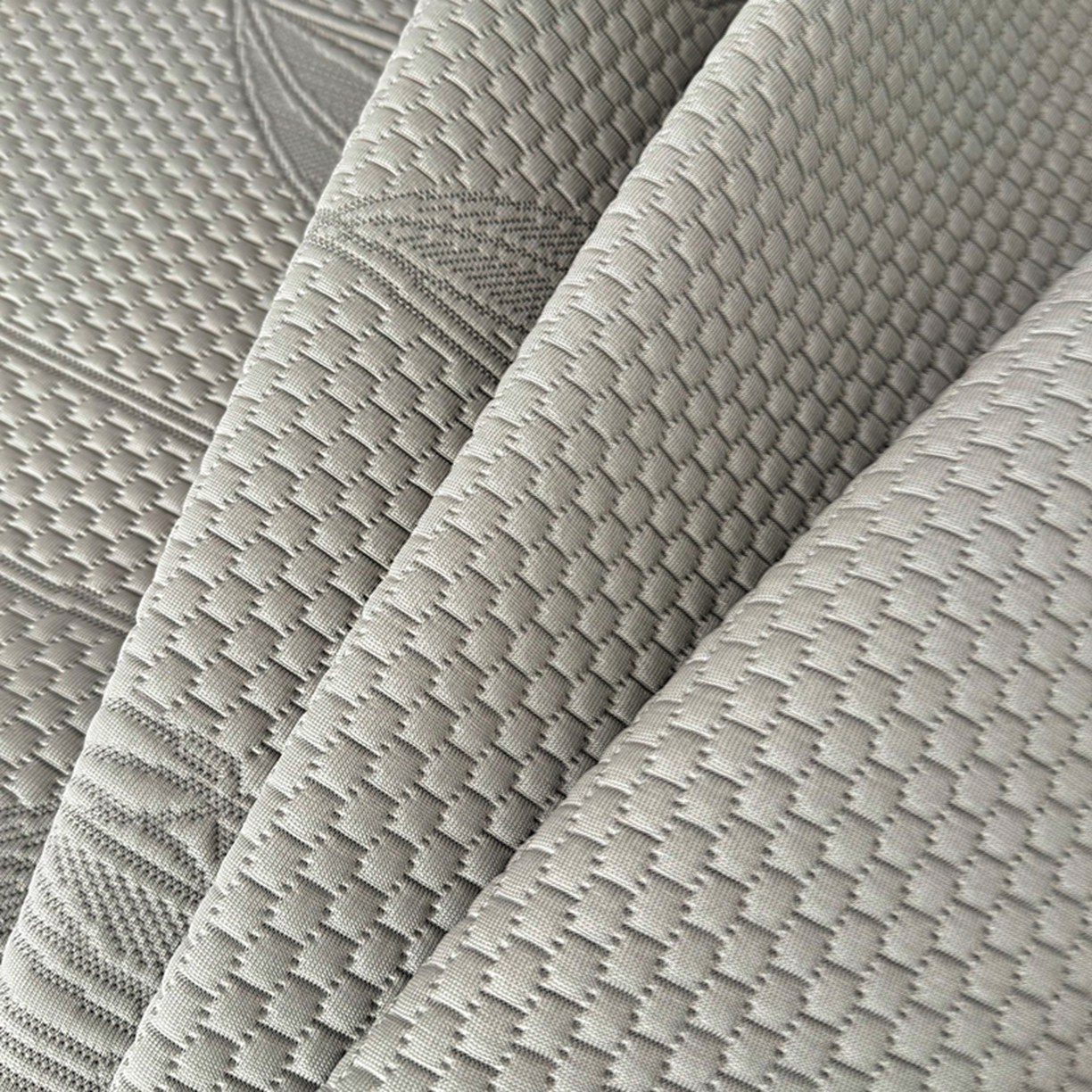 91家纺网 家纺一手货源 找家纺 金绣美居 2026新款PE高分子凉感席聚乙烯冰感床裙款凉席三件套-七里香 七里香-灰色