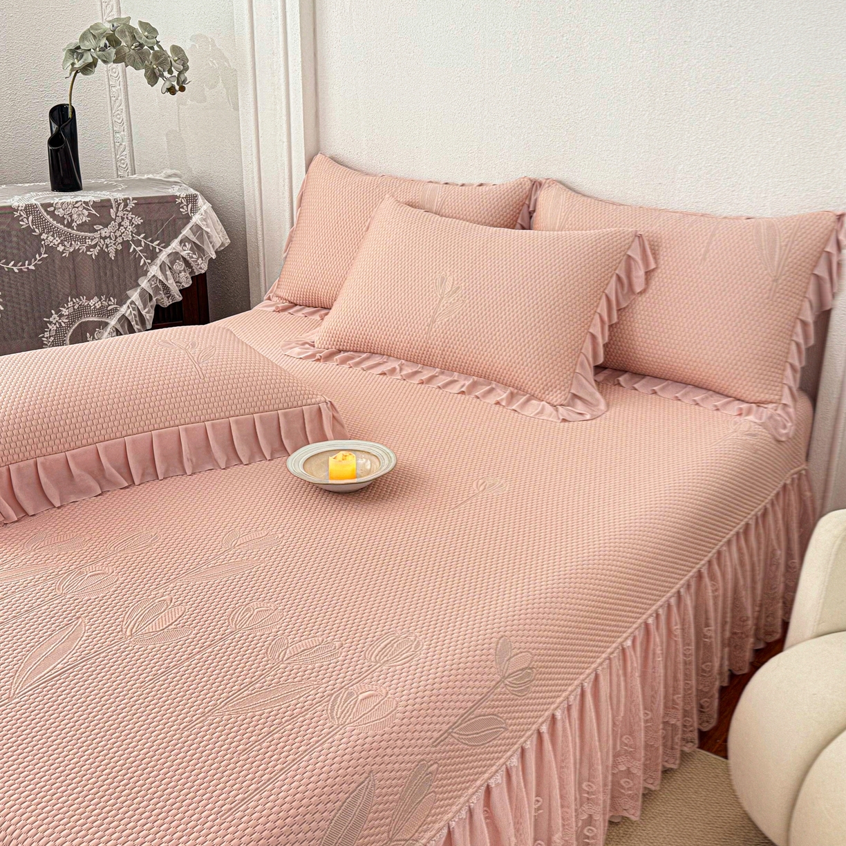 91家纺网 家纺一手货源 找家纺 金绣美居 2026新款PE高分子凉感席聚乙烯冰感床裙款凉席三件套-七里香 七里香-豆沙粉