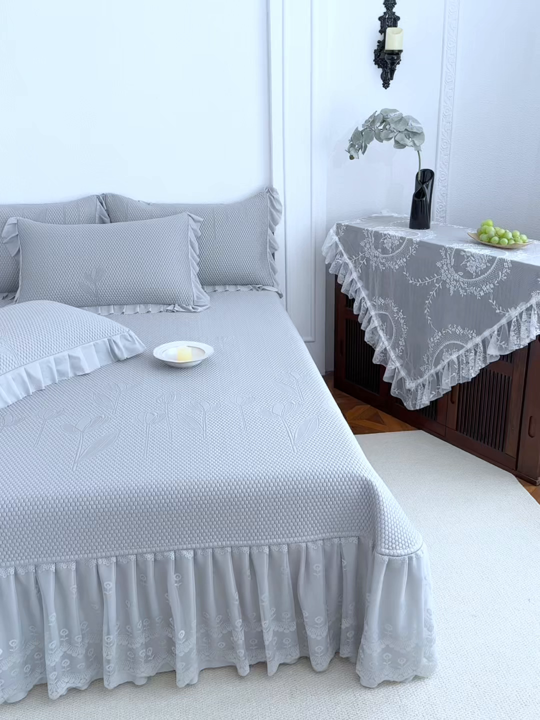 91家纺网 家纺一手货源 找家纺 金绣美居 2026新款PE高分子凉感席聚乙烯冰感床裙款凉席三件套-七里香 七里香-灰色