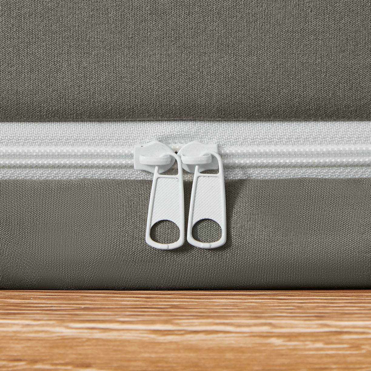 91家纺网 家纺一手货源 找家纺 澳萝拉 2026新款升级物理遮光防蚊无涂层无覆膜款学生坐床蚊帐 大象灰