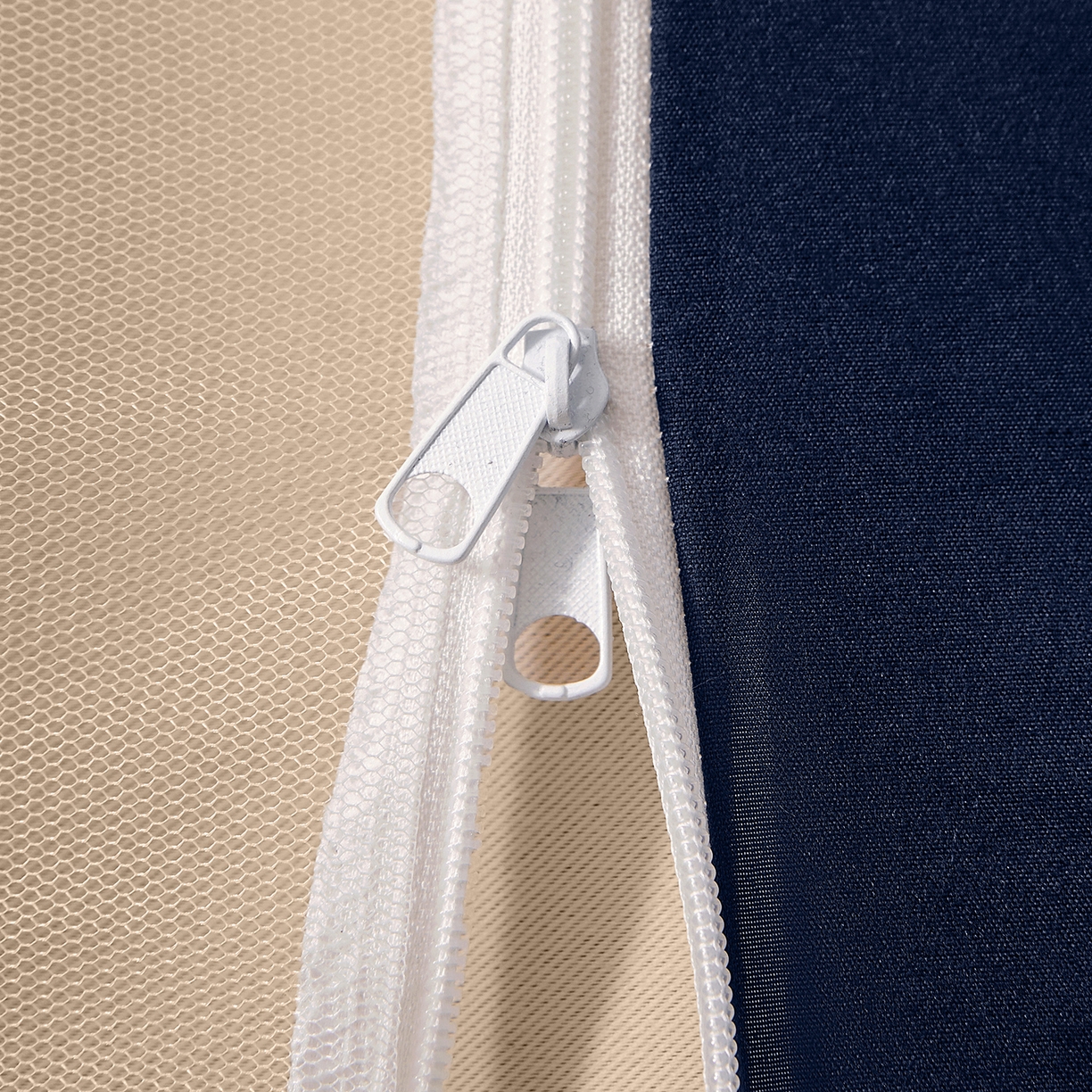 91家纺网 家纺一手货源 找家纺 澳萝拉 2026新款升级物理遮光防蚊无涂层无覆膜款学生坐床蚊帐 靛蓝拼米