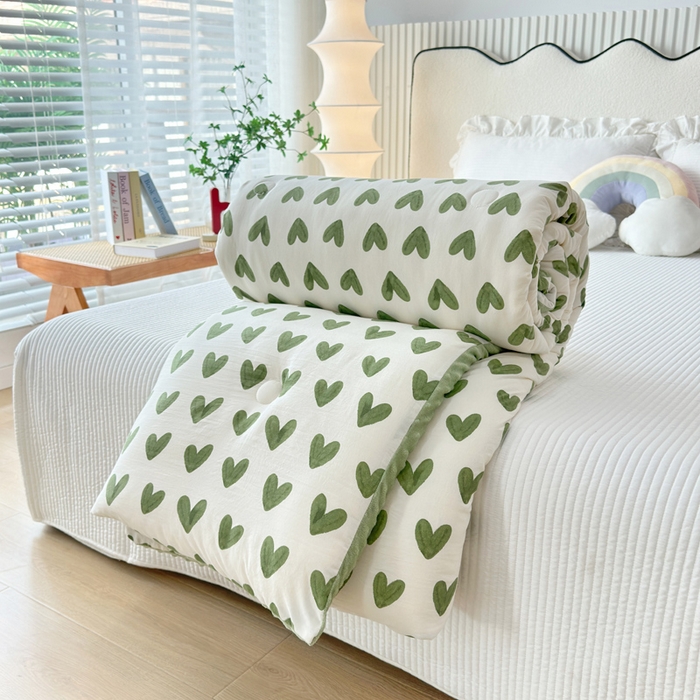 91家纺网 家纺一手货源 找家纺 赛琳 2026新款豆豆春秋被被子被芯 绿爱心