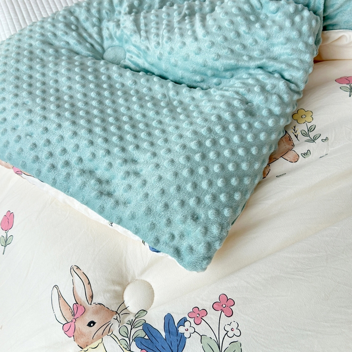 91家纺网 家纺一手货源 找家纺 赛琳 2026新款豆豆春秋被被子被芯 丛林小兔