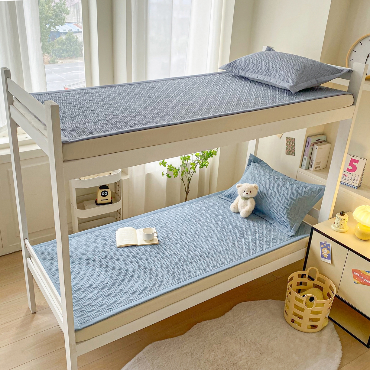 91家纺网 家纺一手货源 找家纺 首爱家纺 2026新款老粗布床盖床垫学生床 床盖 偶遇