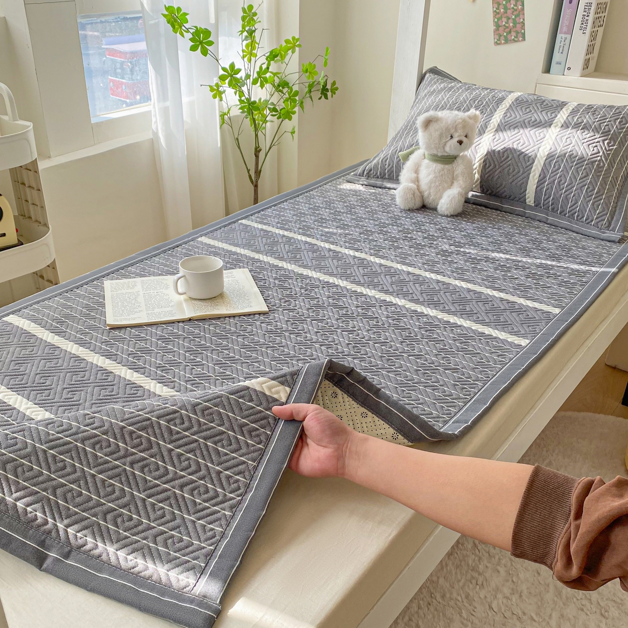 91家纺网 家纺一手货源 找家纺 首爱家纺 2026新款老粗布床盖床垫学生床 床盖 冷灰