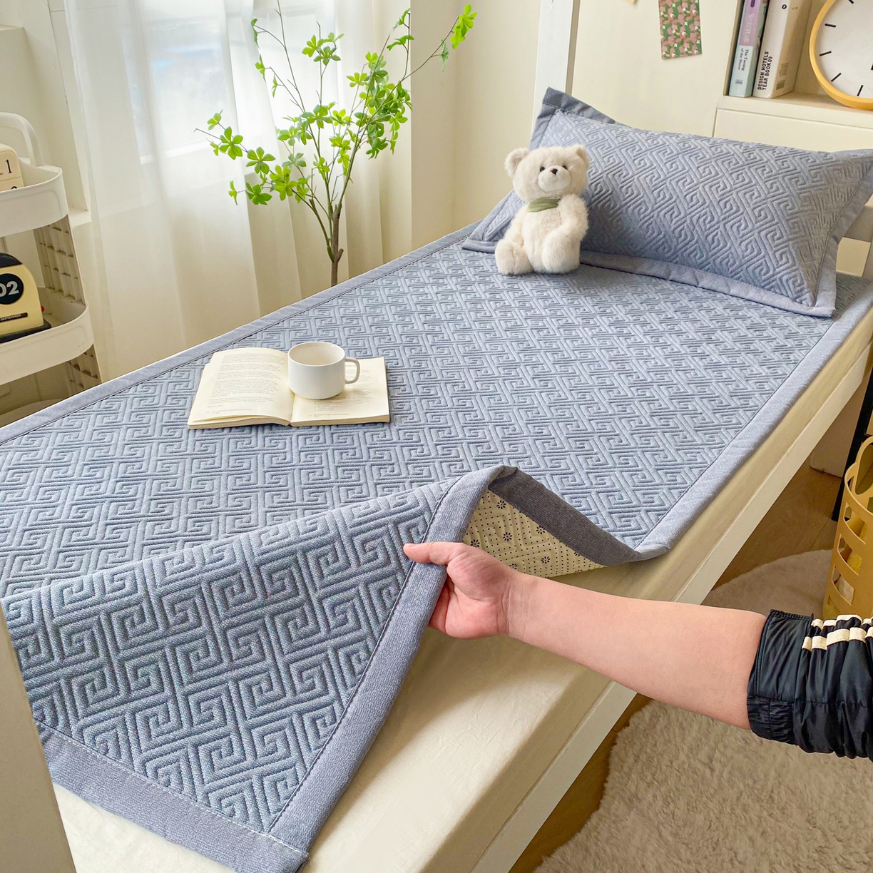 91家纺网 家纺一手货源 找家纺 首爱家纺 2026新款老粗布床盖床垫学生床 床盖 浅灰