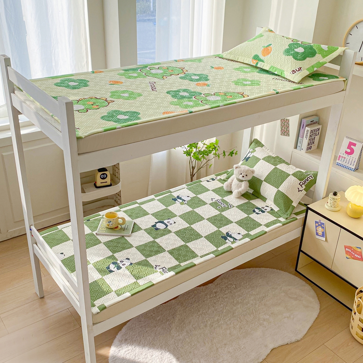 91家纺网 家纺一手货源 找家纺 首爱家纺 2026新款老粗布床盖床垫学生床 床盖 可爱熊猫