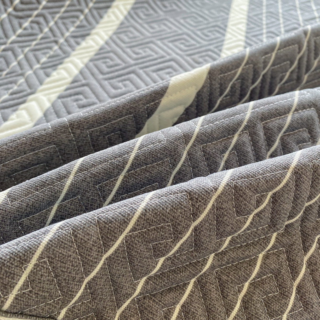 91家纺网 家纺一手货源 找家纺 首爱家纺 2026新款老粗布床盖床垫学生床 床盖 冷灰