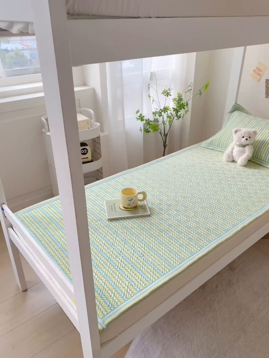 91家纺网 家纺一手货源 找家纺 首爱家纺 2026新款老粗布床盖床垫学生床 床盖 果绿条