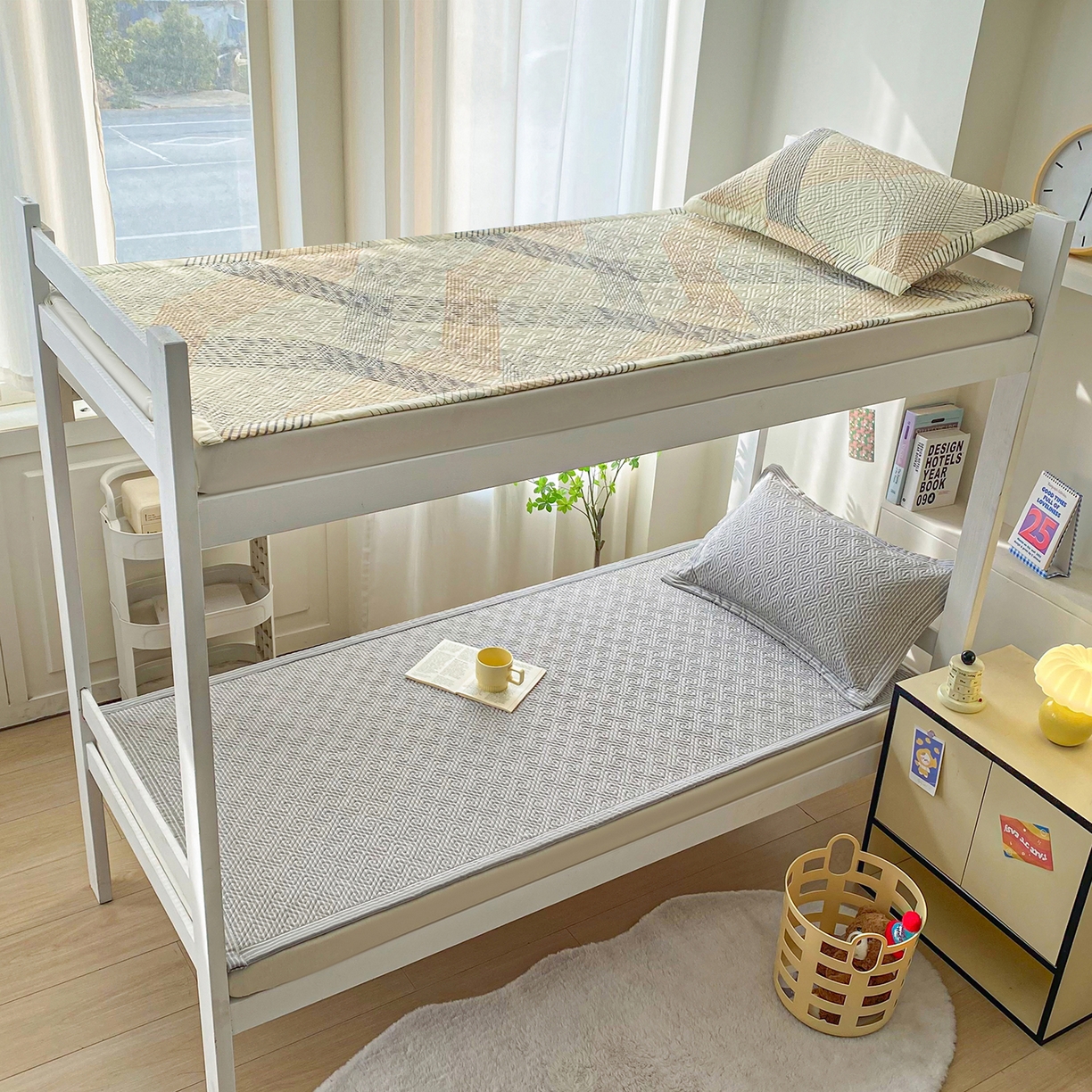 91家纺网 家纺一手货源 找家纺 首爱家纺 2026新款老粗布床盖床垫学生床 床盖 条纹灰