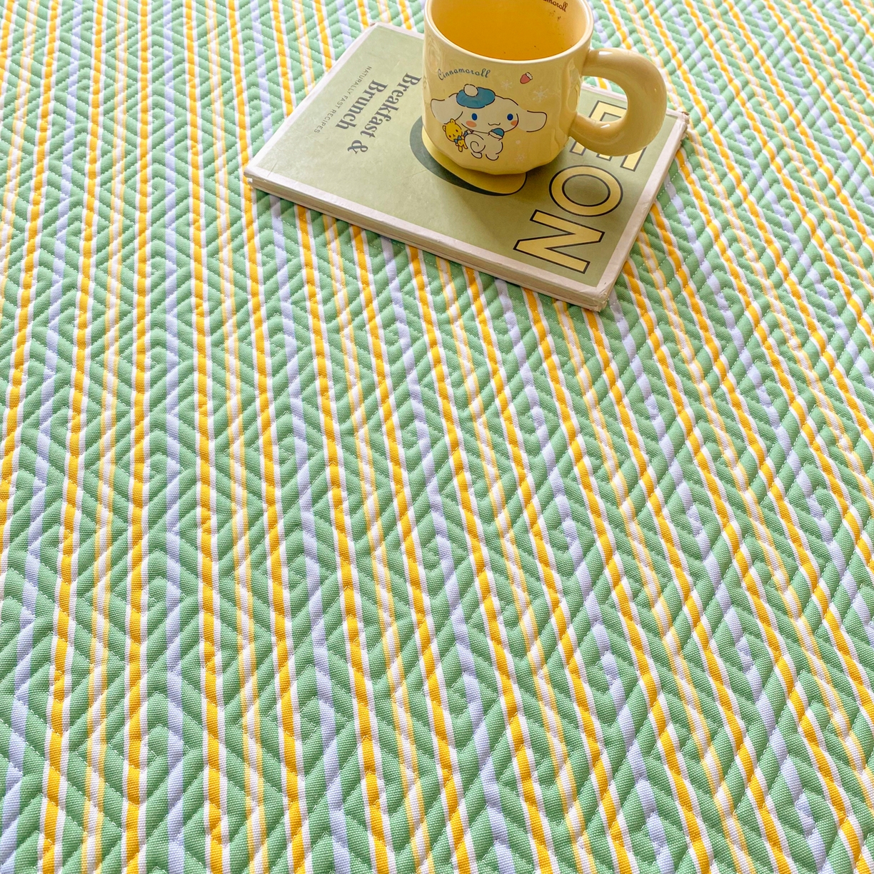 91家纺网 家纺一手货源 找家纺 首爱家纺 2026新款老粗布床盖床垫学生床 床盖 果绿条