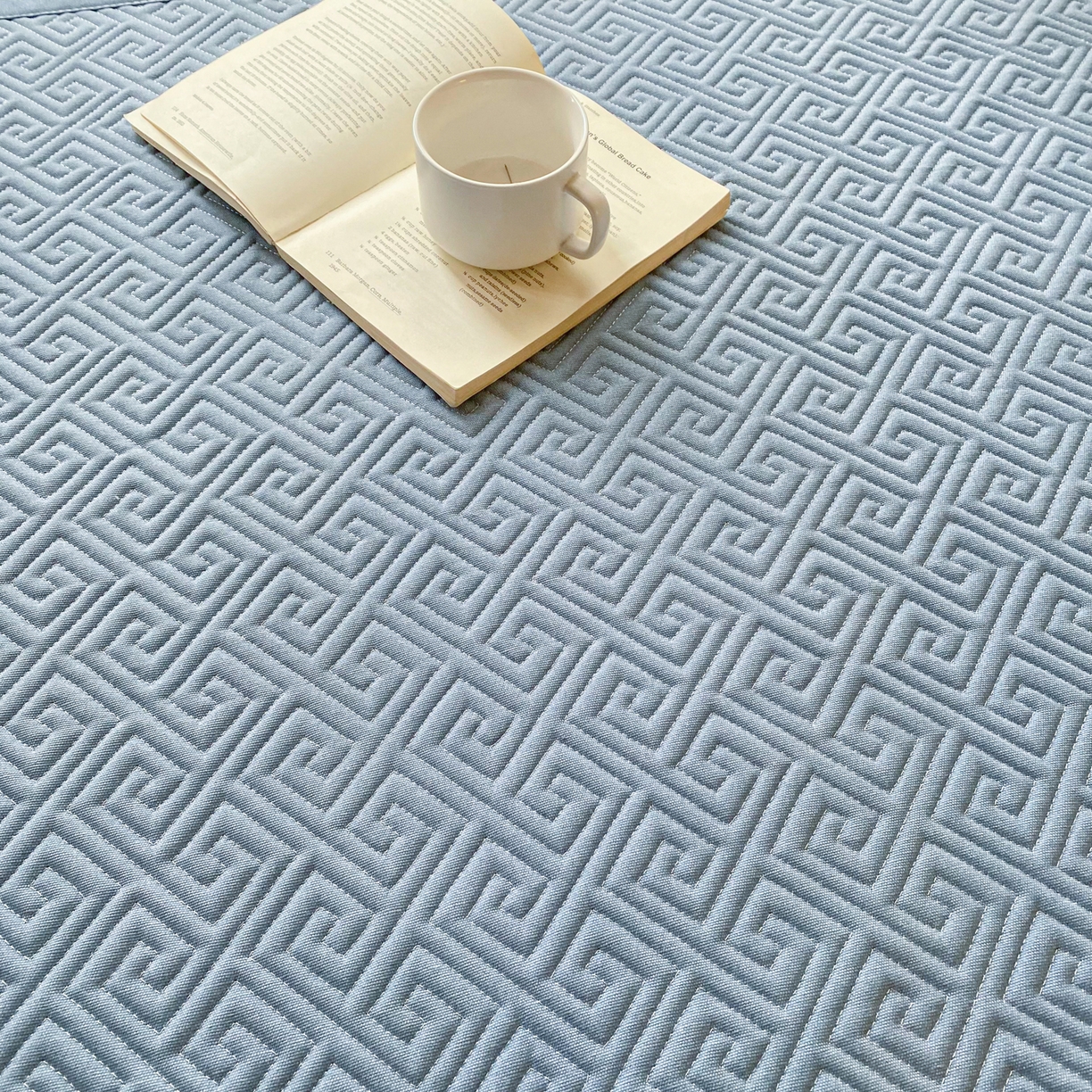 91家纺网 家纺一手货源 找家纺 首爱家纺 2026新款老粗布床盖床垫学生床 床盖 偶遇