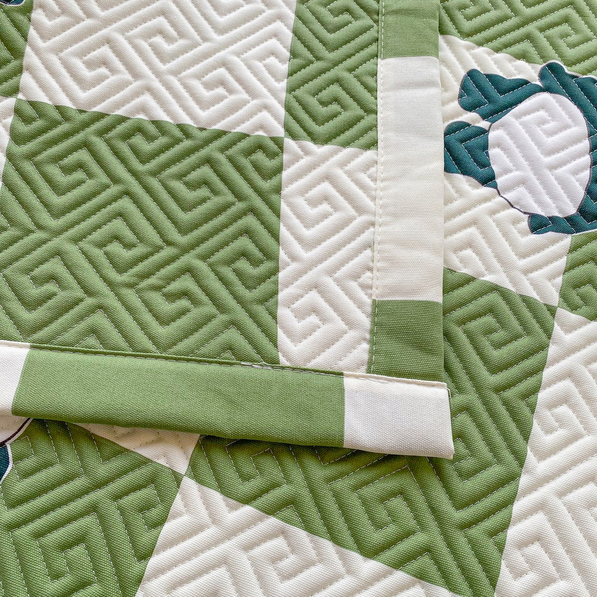 91家纺网 家纺一手货源 找家纺 首爱家纺 2026新款老粗布床盖床垫学生床 床盖 可爱熊猫