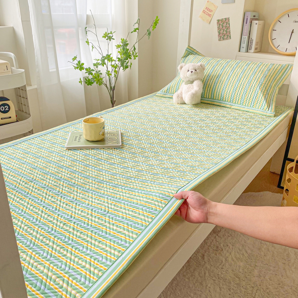 91家纺网 家纺一手货源 找家纺 首爱家纺 2026新款老粗布床盖床垫学生床 床盖 果绿条