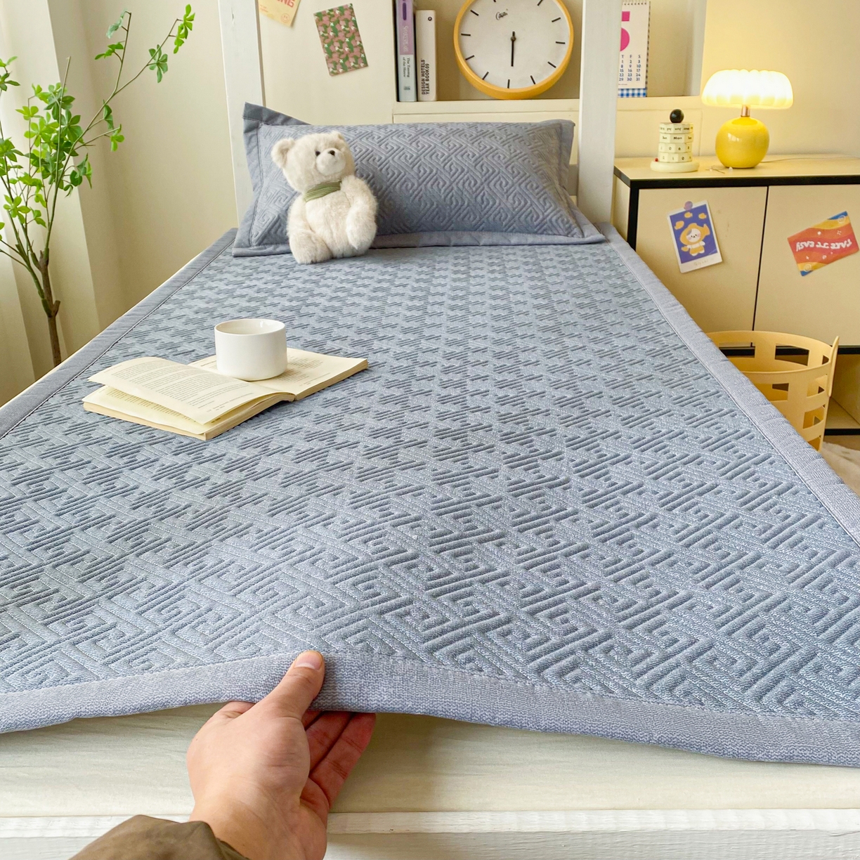 91家纺网 家纺一手货源 找家纺 首爱家纺 2026新款老粗布床盖床垫学生床 床盖 浅灰