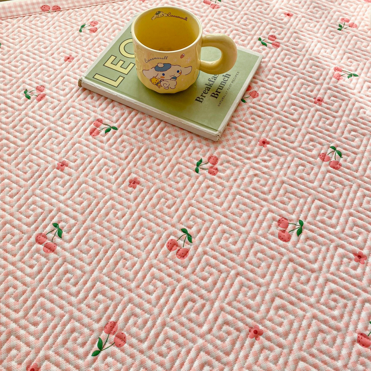 91家纺网 家纺一手货源 找家纺 首爱家纺 2026新款老粗布床盖床垫学生床 床盖 格子樱桃