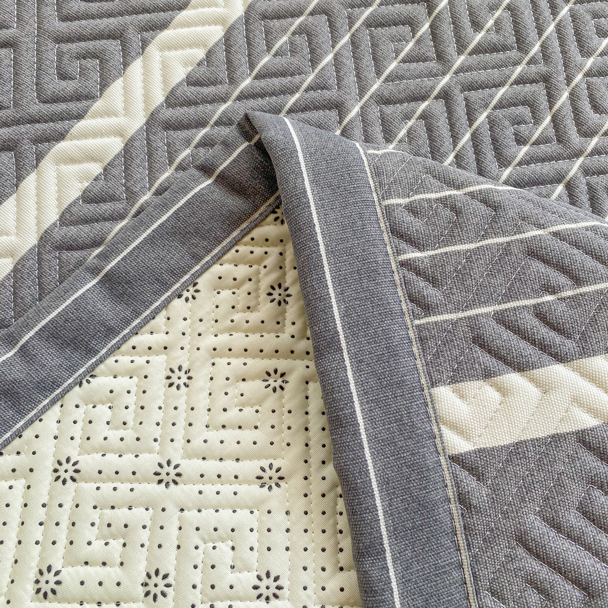 91家纺网 家纺一手货源 找家纺 首爱家纺 2026新款老粗布床盖床垫学生床 床盖 冷灰