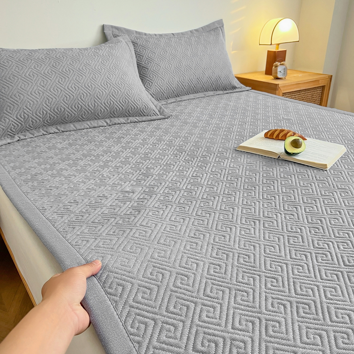 91家纺网 家纺一手货源 找家纺 首爱家纺 2026新款老粗布床盖床垫大床 床盖 浅灰