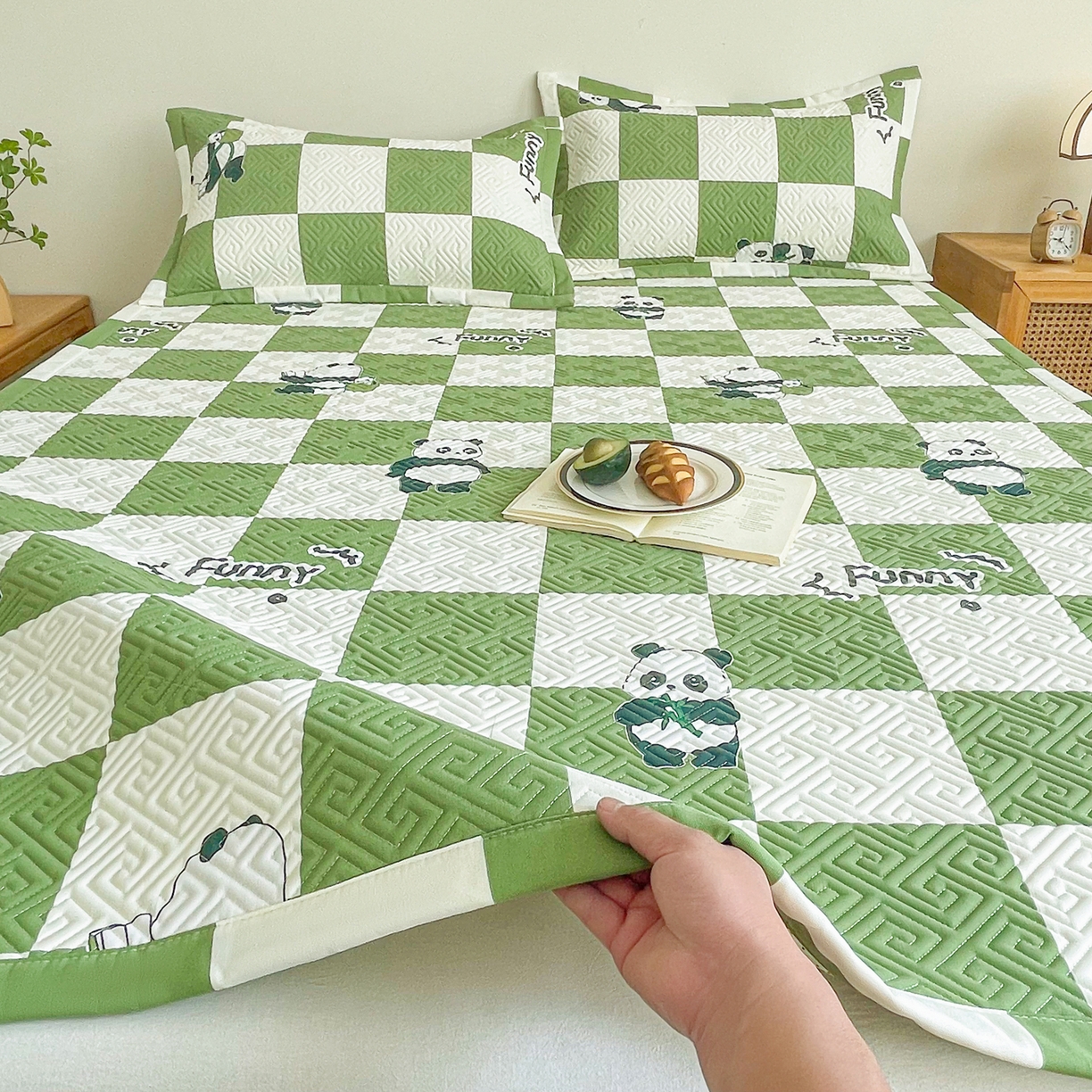 91家纺网 家纺一手货源 找家纺 首爱家纺 2026新款老粗布床盖床垫大床 床盖 可爱熊猫