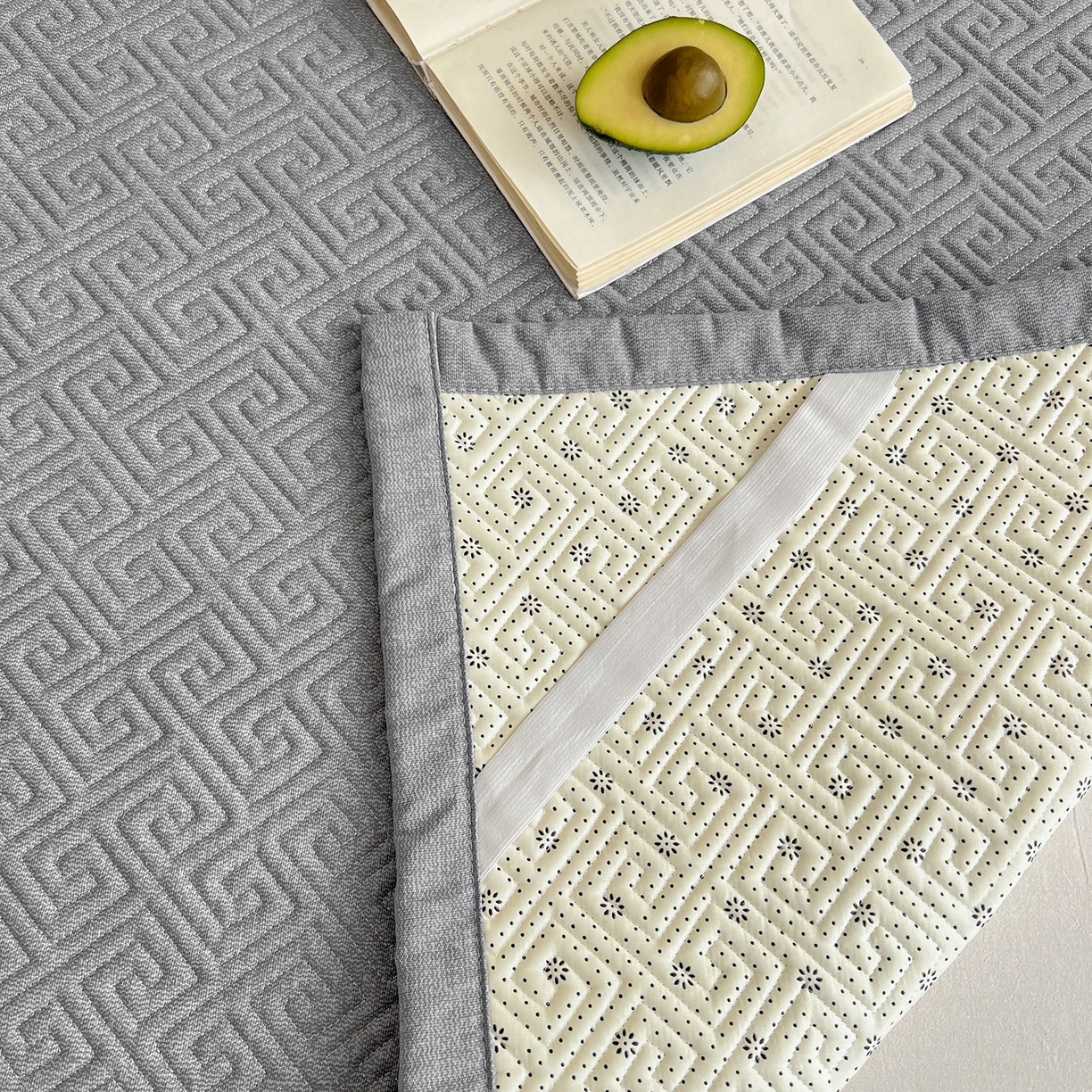 91家纺网 家纺一手货源 找家纺 首爱家纺 2026新款老粗布床盖床垫大床 床盖 浅灰