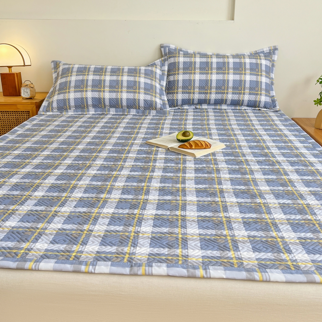 91家纺网 家纺一手货源 找家纺 首爱家纺 2026新款老粗布床盖床垫大床 床盖 简兮蓝