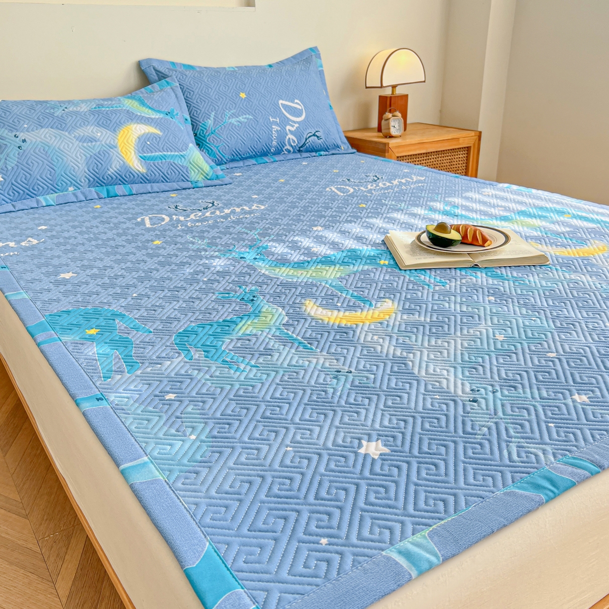 91家纺网 家纺一手货源 找家纺 首爱家纺 2026新款老粗布床盖床垫大床 床盖 梦幻小鹿