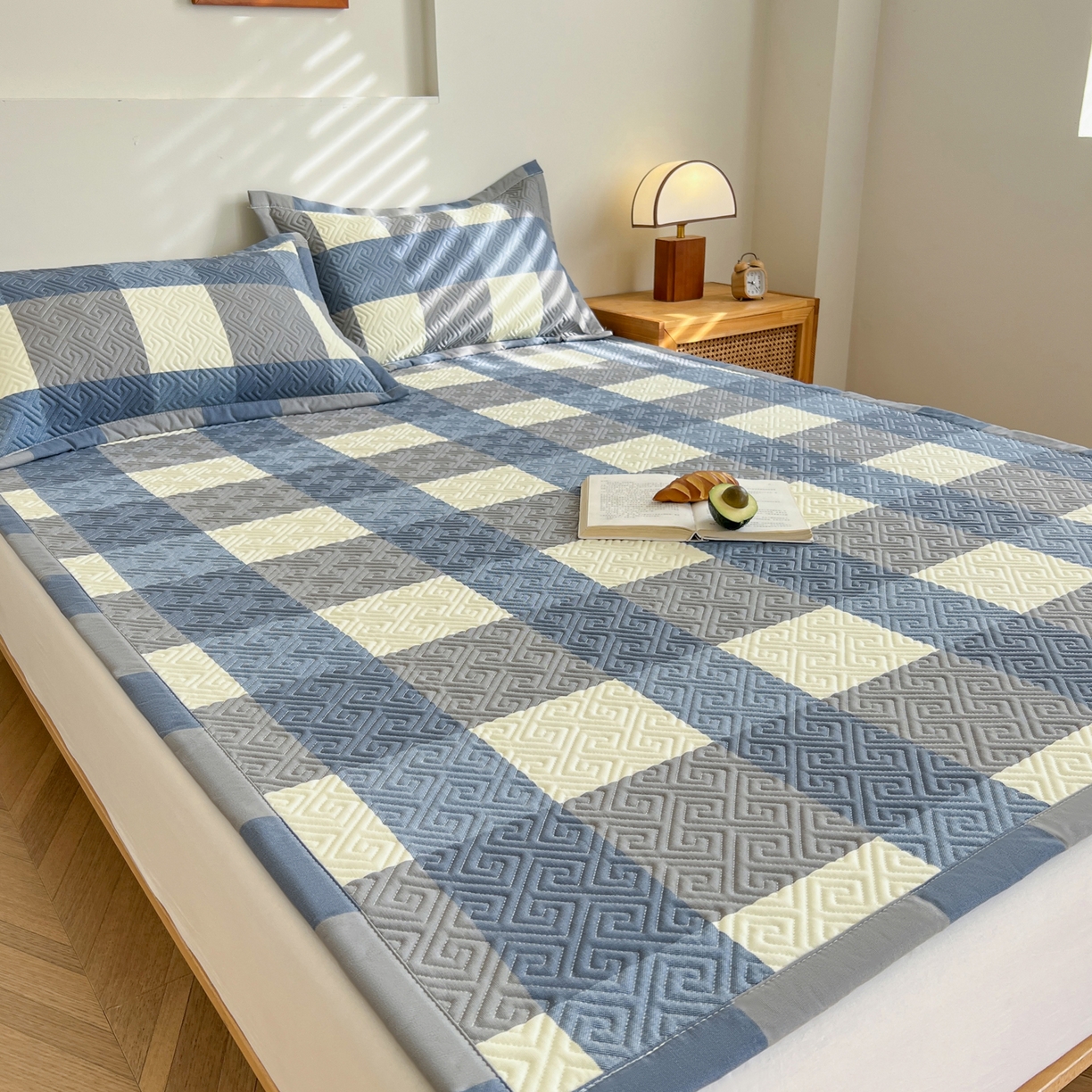 91家纺网 家纺一手货源 找家纺 首爱家纺 2026新款老粗布床盖床垫大床 床盖 蓝格