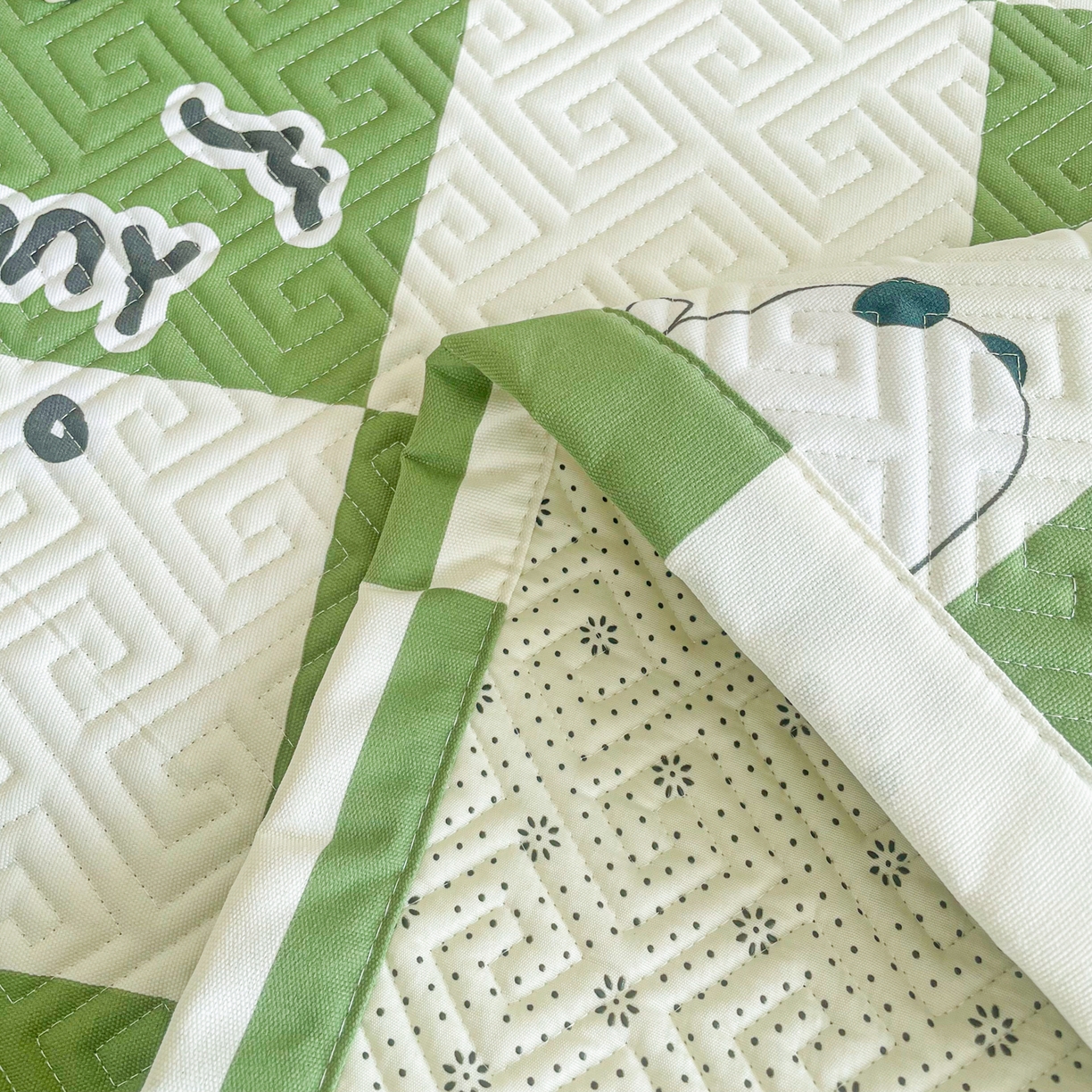 91家纺网 家纺一手货源 找家纺 首爱家纺 2026新款老粗布床盖床垫大床 床盖 可爱熊猫