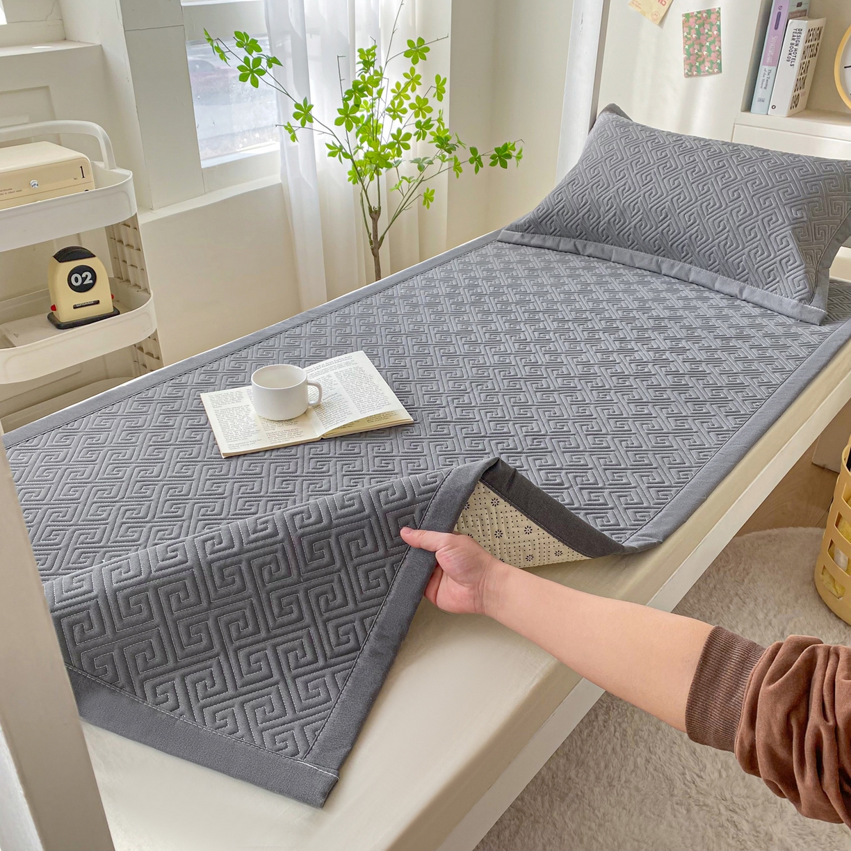 91家纺网 家纺一手货源 找家纺 棉乐町家居 2026新款老粗布床盖床垫学生床 床盖 傍晚