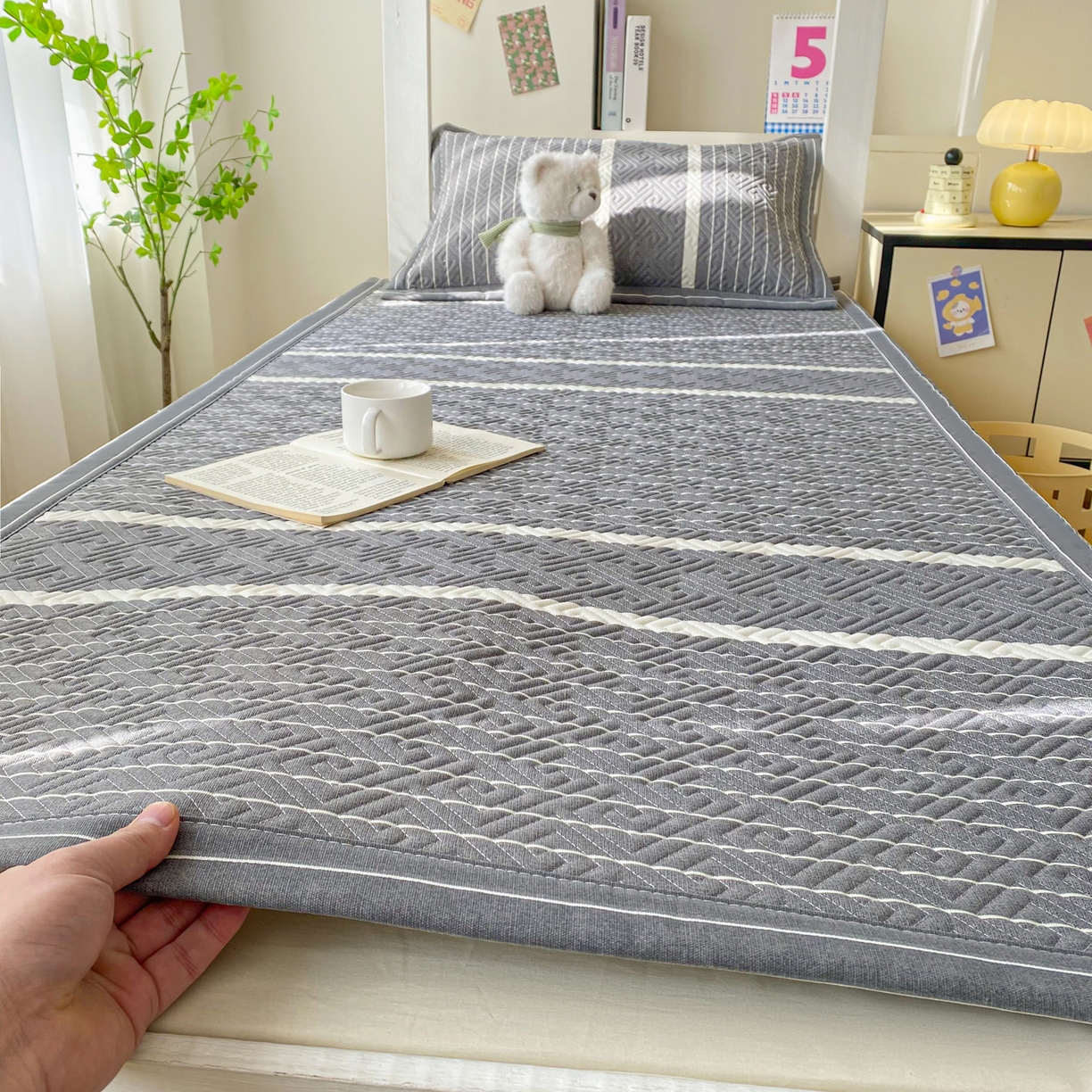 91家纺网 家纺一手货源 找家纺 棉乐町家居 2026新款老粗布床盖床垫学生床 床盖 冷灰