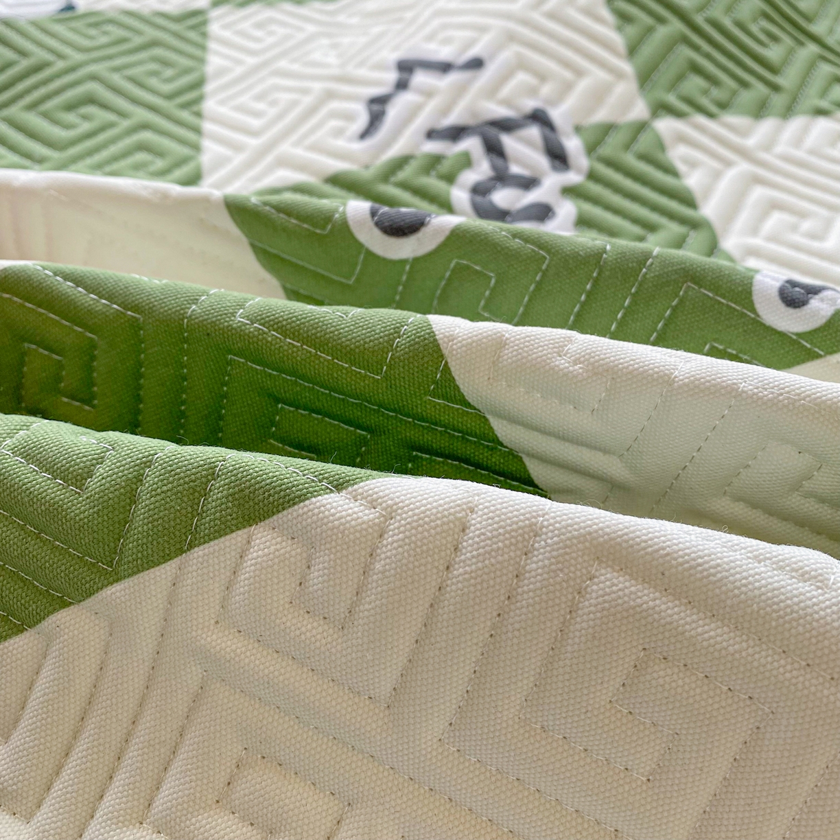 91家纺网 家纺一手货源 找家纺 棉乐町家居 2026新款老粗布床盖床垫学生床 床盖 可爱熊猫