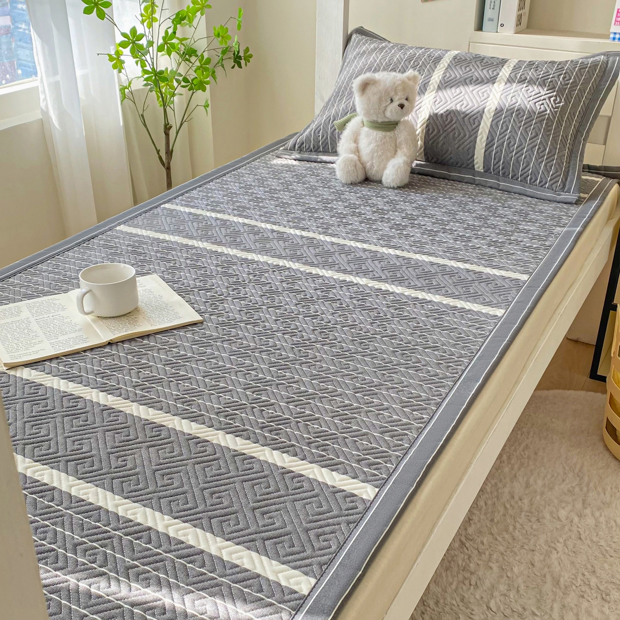 91家纺网 家纺一手货源 找家纺 棉乐町家居 2026新款老粗布床盖床垫学生床 床盖 冷灰