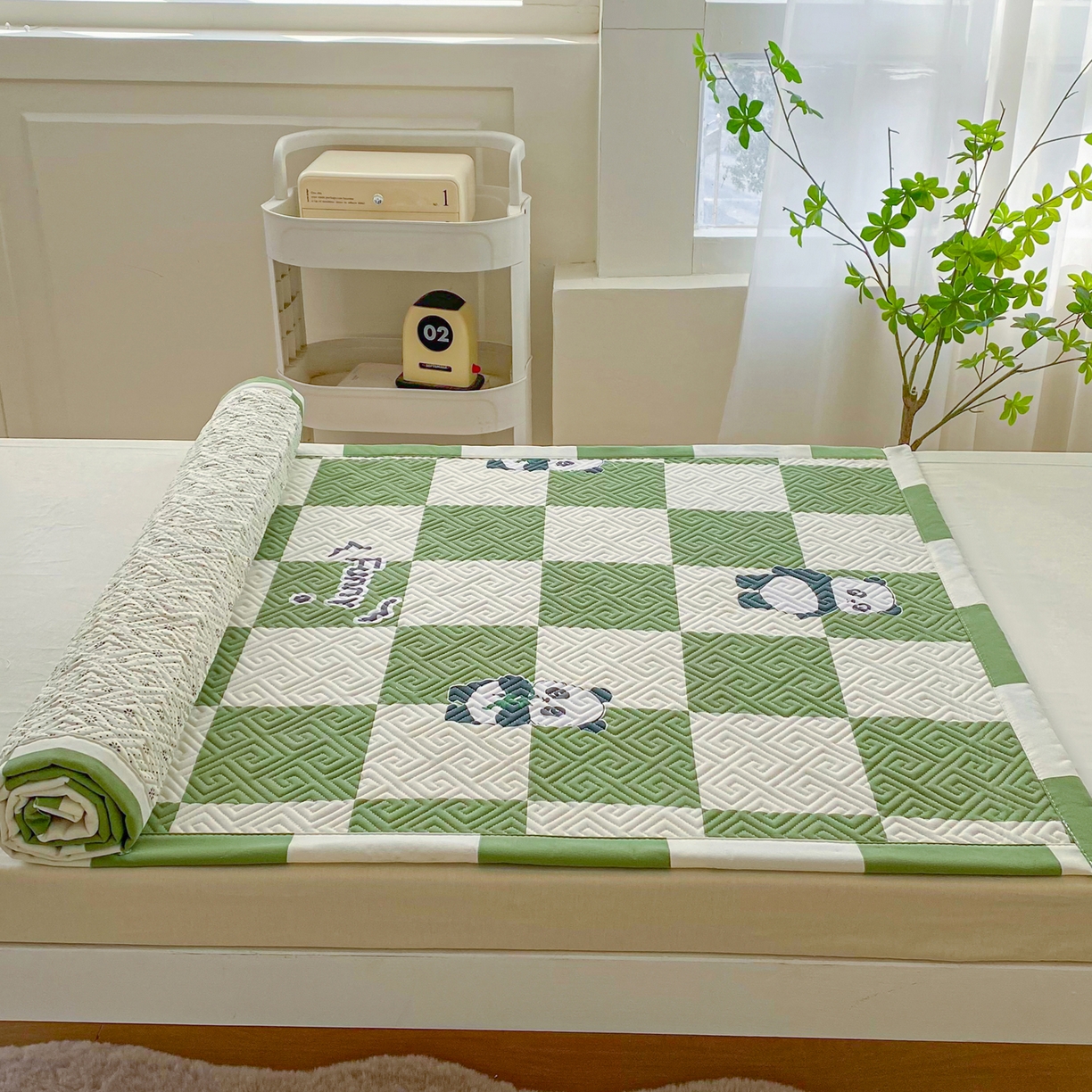 91家纺网 家纺一手货源 找家纺 棉乐町家居 2026新款老粗布床盖床垫学生床 床盖 可爱熊猫