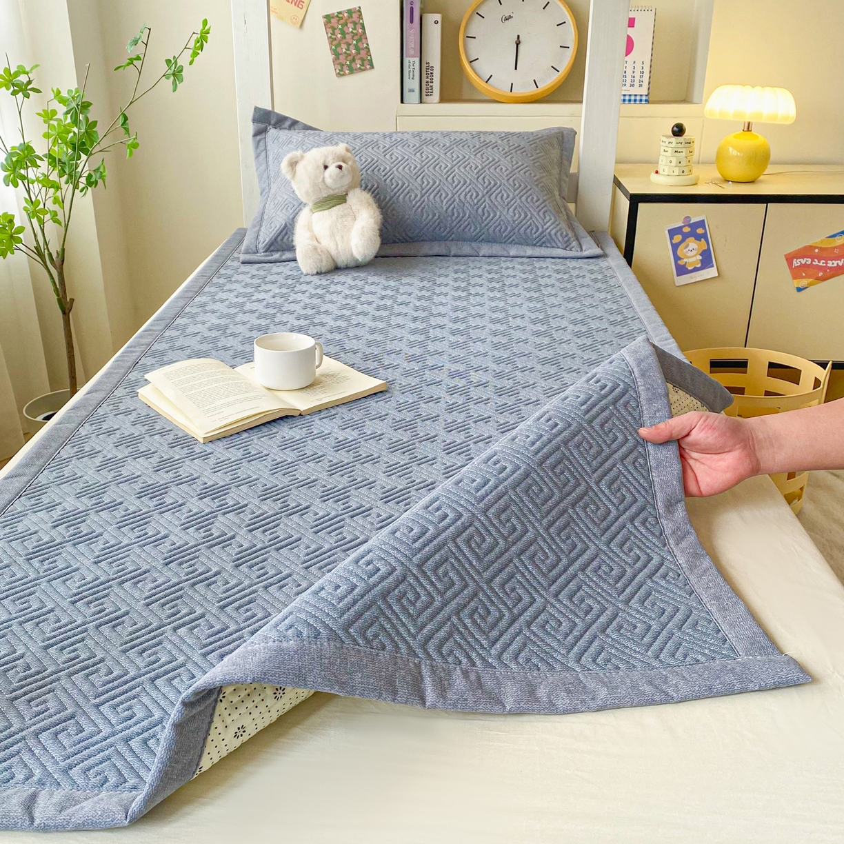 91家纺网 家纺一手货源 找家纺 棉乐町家居 2026新款老粗布床盖床垫学生床 床盖 浅灰