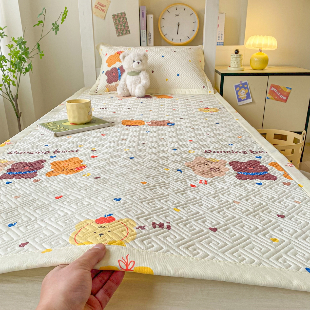 91家纺网 家纺一手货源 找家纺 棉乐町家居 2026新款老粗布床盖床垫学生床 床盖 bear熊