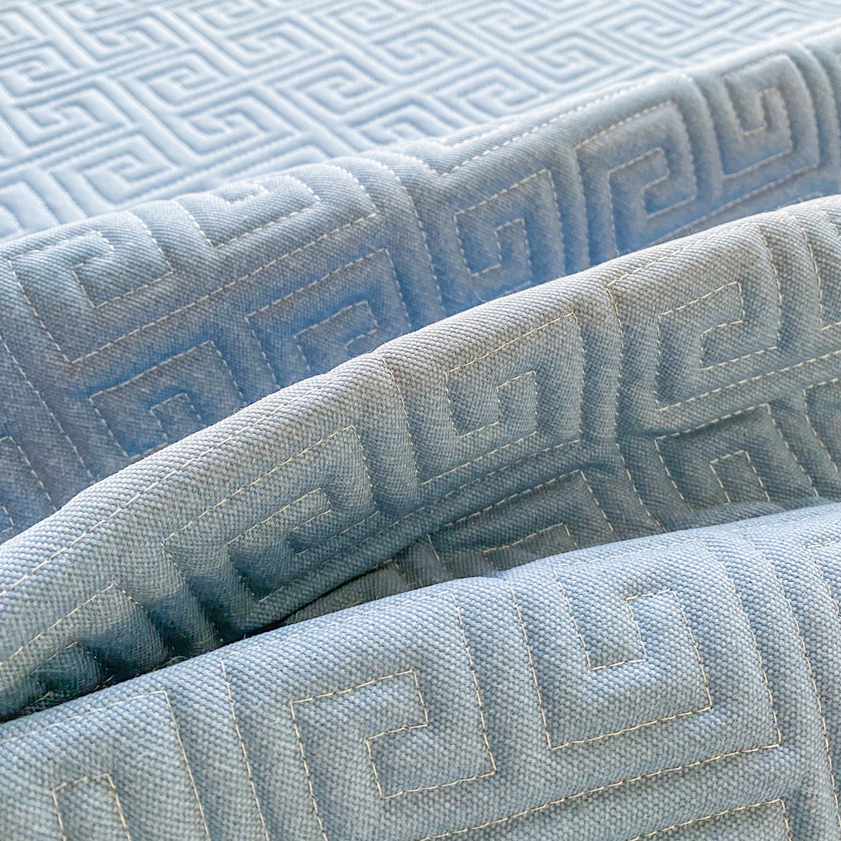 91家纺网 家纺一手货源 找家纺 棉乐町家居 2026新款老粗布床盖床垫学生床 床盖 偶遇