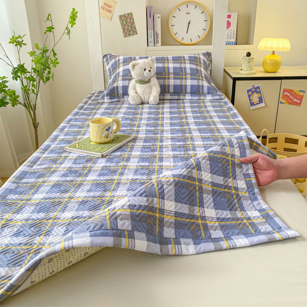 91家纺网 家纺一手货源 找家纺 棉乐町家居 2026新款老粗布床盖床垫学生床 床盖 简兮蓝