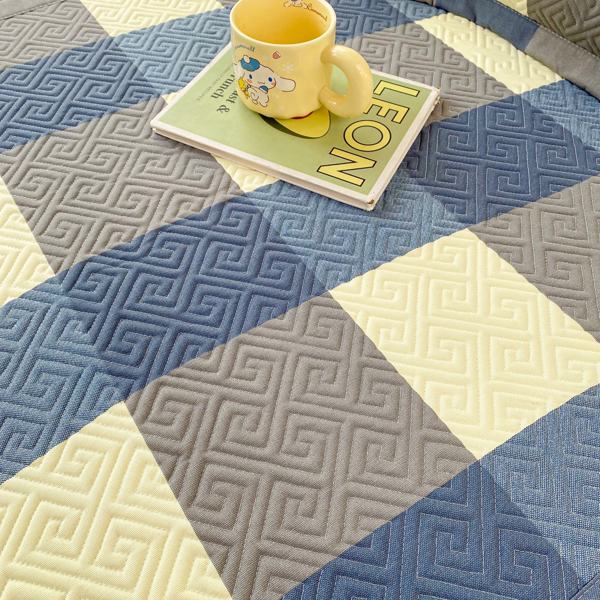 91家纺网 家纺一手货源 找家纺 棉乐町家居 2026新款老粗布床盖床垫学生床 床盖 蓝格