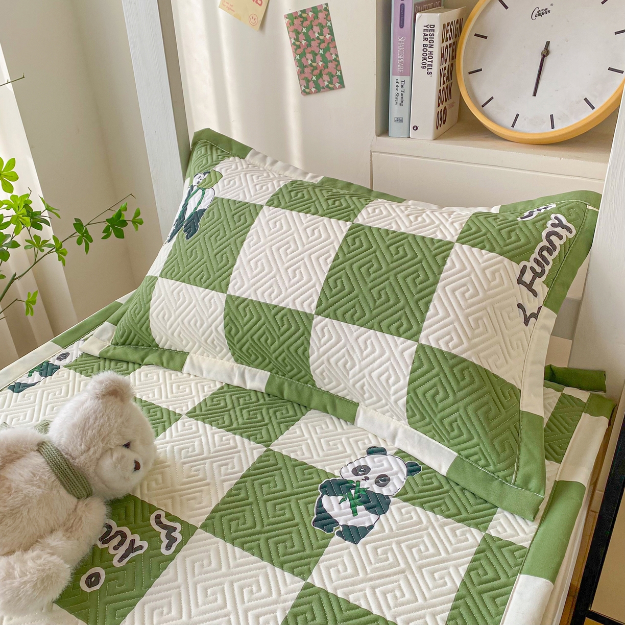 91家纺网 家纺一手货源 找家纺 棉乐町家居 2026新款老粗布床盖床垫学生床 床盖 可爱熊猫