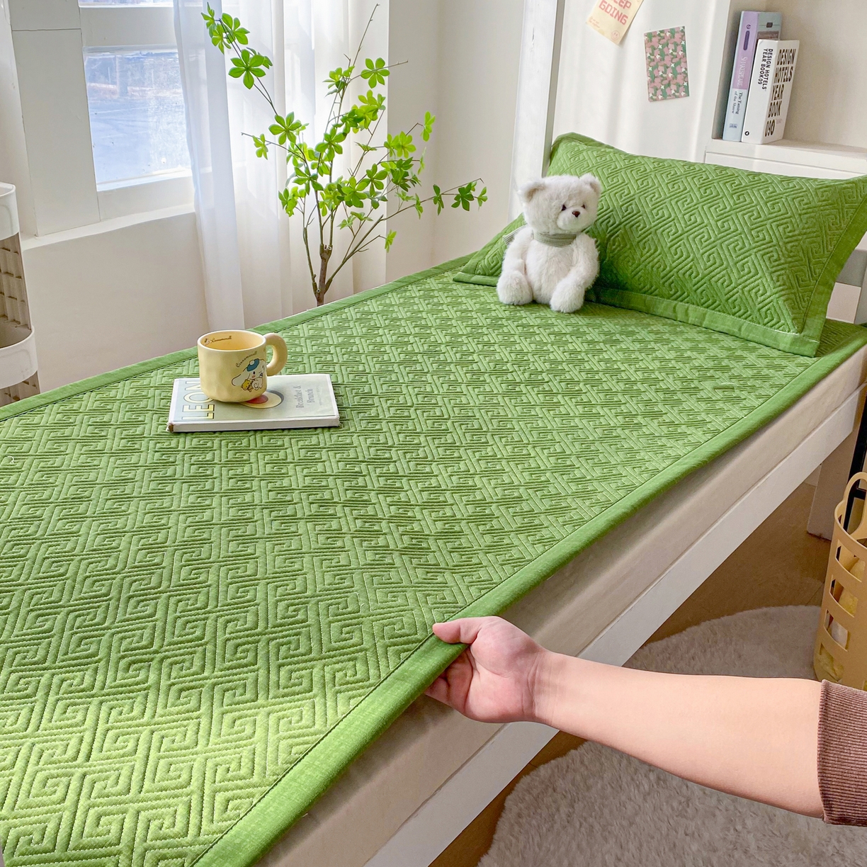 91家纺网 家纺一手货源 找家纺 棉乐町家居 2026新款老粗布床盖床垫学生床 床盖 嫩绿