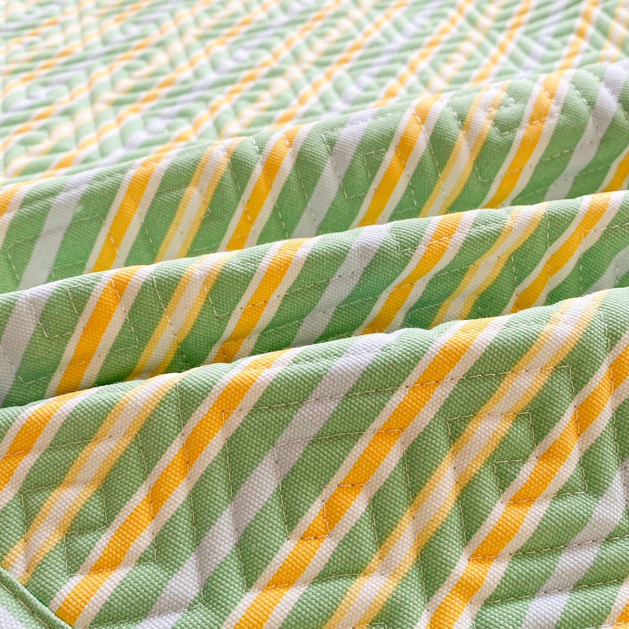 91家纺网 家纺一手货源 找家纺 棉乐町家居 2026新款老粗布床盖床垫学生床 床盖 果绿条